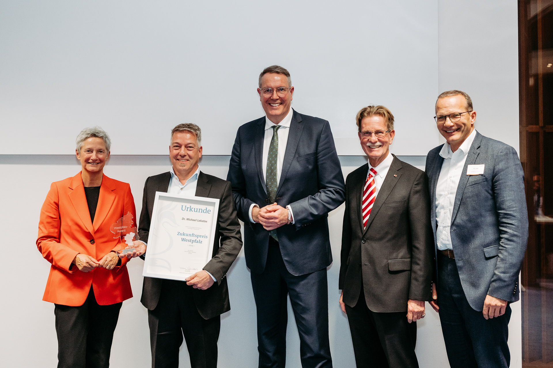 Westpfalz Awards Zukunftspreis 2025: Dr. Michael Lakatos (2. v. l.)